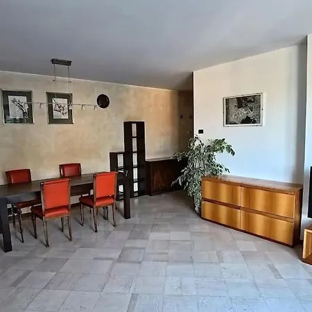 Con Free Parking E Wifi Apartman *