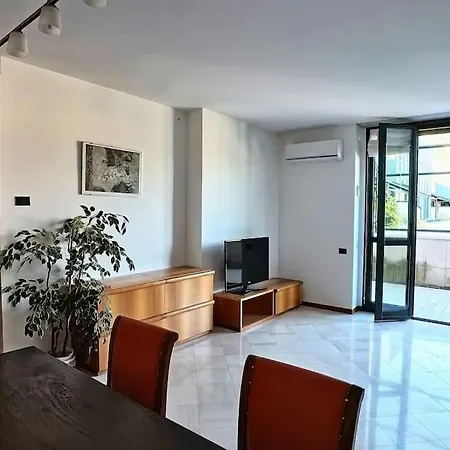 Con Free Parking E Wifi Appartement Como