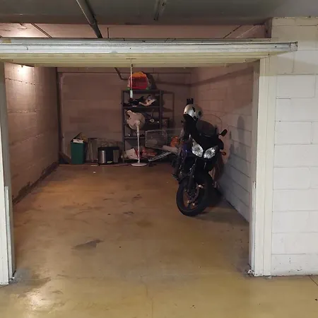 Con Free Parking E Wifi Como