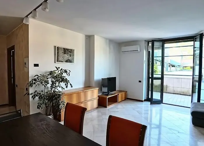 Con Free Parking E Wifi شقة كومو