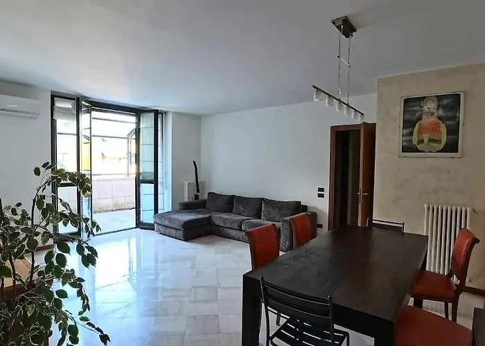 Con Free Parking E Wifi Apartment Como